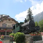 STUDIO CHAMONIX MONT-BLANC Idéalement situé