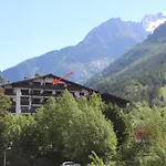 STUDIO CHAMONIX MONT-BLANC Idéalement situé